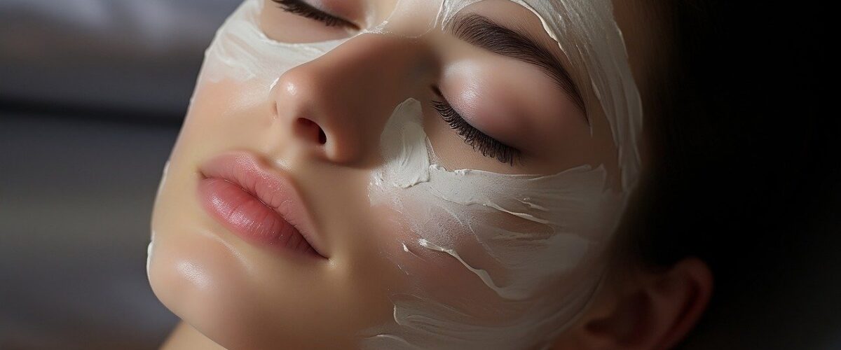 Comment_l_acide_hyaluronique_favorise_t_il_une_beauté_naturelle_et_durable_pour_les_femmes_?